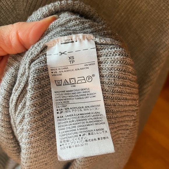 Banana Republic sweater - Picture 3 of 4